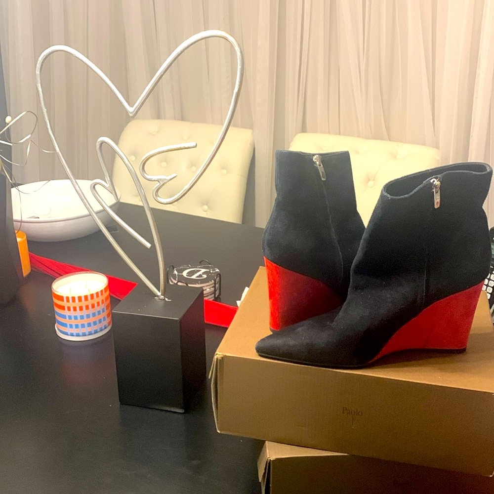 Black ankle bootie